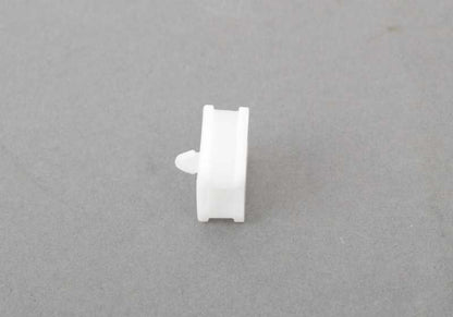 Clip de sujeción OEM 51211936980 para BMW E24. Original BMW.