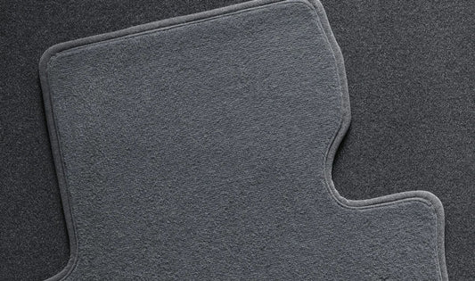 Mockery carpet set (front) OEM 51477918316 for BMW Z4 E85 and E86 (all models: 2.0i, 2.2i, 2.5i, 2.5SI). Anthracite color with Kompassrose design. Original BMW.
