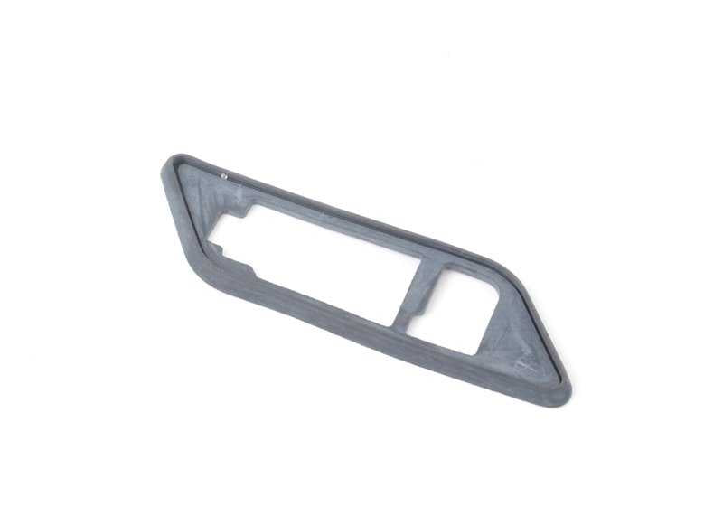 Linkes Board OEM 63138400763 für BMW Z3 {E36} Modelle 1.8, 1.9, 2.0 zwischen 1995 und 2002. Original BMW Stück. Ideal für den Austausch in Seitenleuchtfeuer oder Positionlicht.