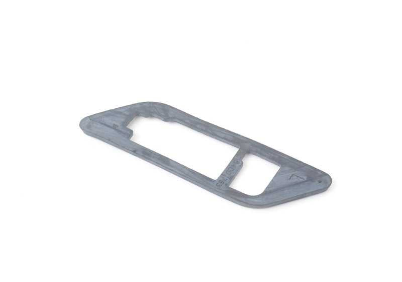 Linkes Board OEM 63138400763 für BMW Z3 {E36} Modelle 1.8, 1.9, 2.0 zwischen 1995 und 2002. Original BMW Stück. Ideal für den Austausch in Seitenleuchtfeuer oder Positionlicht.