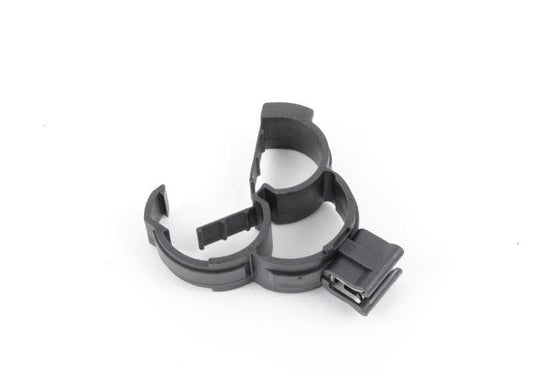 Soporte de manguera OEM 17123428483 para BMW i3 y i8 (I12, I15) y X3 (E83). Compatible con modelos i3 e i8 híbridos desde 2014 a 2020 y X3 E83 2.5si. Pieza original BMW.