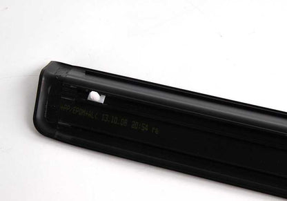 Embellecedor entrada puerta delantera derecha cromado OEM 51478219186 para BMW E46. Original BMW.