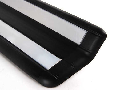 Embellecedor entrada puerta delantera derecha cromado OEM 51478219186 para BMW E46. Original BMW.