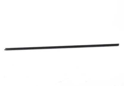 Cubierta exterior del canal de la puerta delantera derecha OEM 51337164938 para BMW E81, E82, E88. Original BMW.