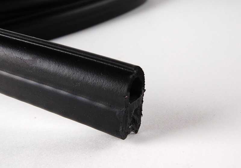 Junta maletero OEM 51711977050 para BMW E36 {316i (todos los modelos y motorizaciones)}. Original BMW.