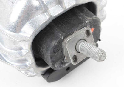 Soporte motor izquierdo OEM 22116786695 para BMW E90, E91, E92, E93. Original BMW.