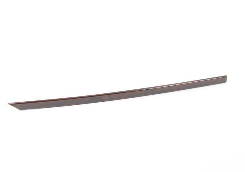 Moldura decorativa madera puerta trasera izquierda OEM 51428200713 para BMW E39. Acabado en nogal (nussbaum). Pieza interior original BMW.