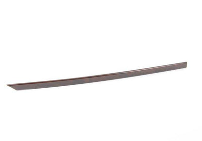 Moldura decorativa madera puerta trasera izquierda OEM 51428200713 para BMW E39. Acabado en nogal (nussbaum). Pieza interior original BMW.