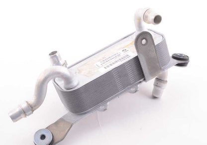 OEM -Motorölkühler 17217628058 für BMW F22, F87, F30, F32. Original BMW