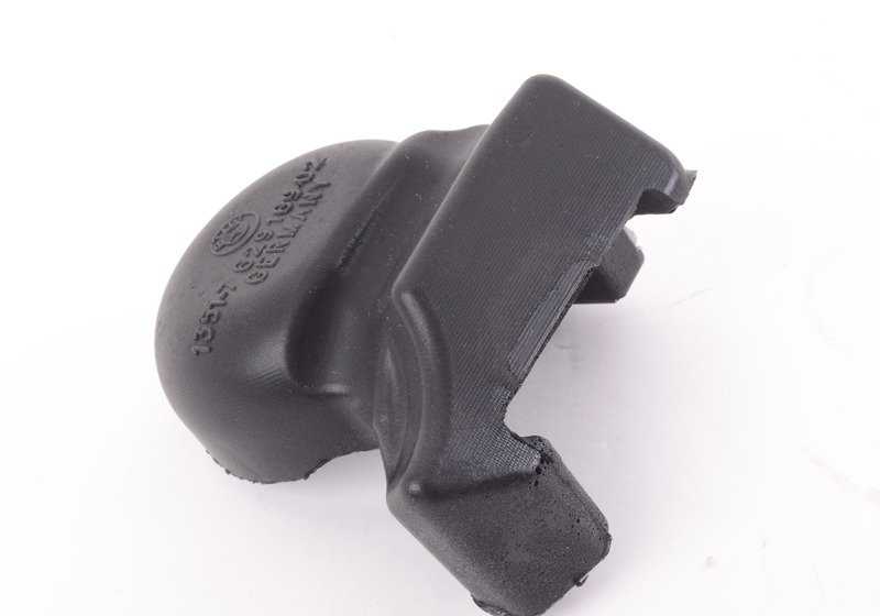 Copertura acustica per la pompa ad alta pressione per la BMW 1 F20 Series, F21, Serie 2 F22, F23, Series 3 F30, F31, F34, Series 4 F32, F33, F36, X5 F15, X6 F16 (OEM 13517629169). BMW originale.