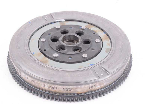 Volante bimasa OEM 21212283829 para BMW F87 M2, M2 Competition, M2 CS, F80 M3, F82 M4, F83 M4. Compatible con motores N55 y S55 con cambio manual. Original BMW.