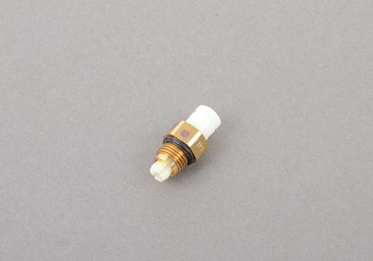 Conector roscado (D=6MM) OEM 37226754370 para BMW X5 E53 3.0d y 3.0i (modelos entre 2001 y 2006). Compatible con suspensión neumática. Original BMW.