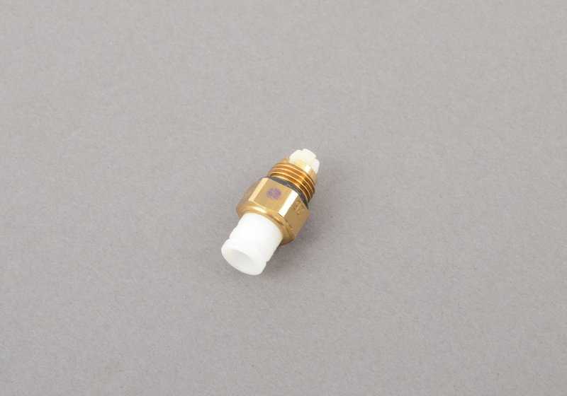 Conector roscado (D=6MM) OEM 37226754370 para BMW X5 E53 3.0d y 3.0i (modelos entre 2001 y 2006). Compatible con suspensión neumática. Original BMW.