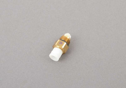 Conector roscado (D=6MM) OEM 37226754370 para BMW X5 E53 3.0d y 3.0i (modelos entre 2001 y 2006). Compatible con suspensión neumática. Original BMW.
