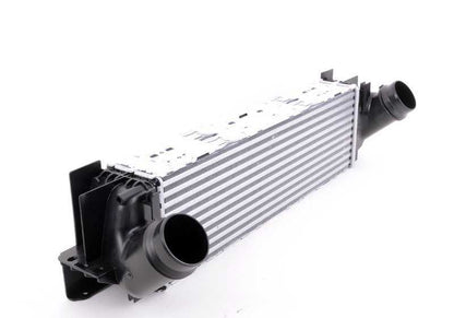 Intercooler OEM 17517823570 para BMW X3 (F25) y X4 (F26). Original BMW.