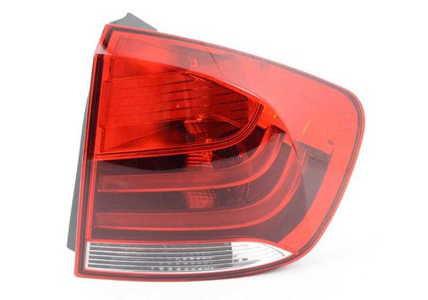 Piloto trasero derecho OEM 63212990112 para BMW E84. Luz trasera lateral original BMW, perfecta para reemplazo en modelos BMW X1 E84. Repuesto original BMW.
