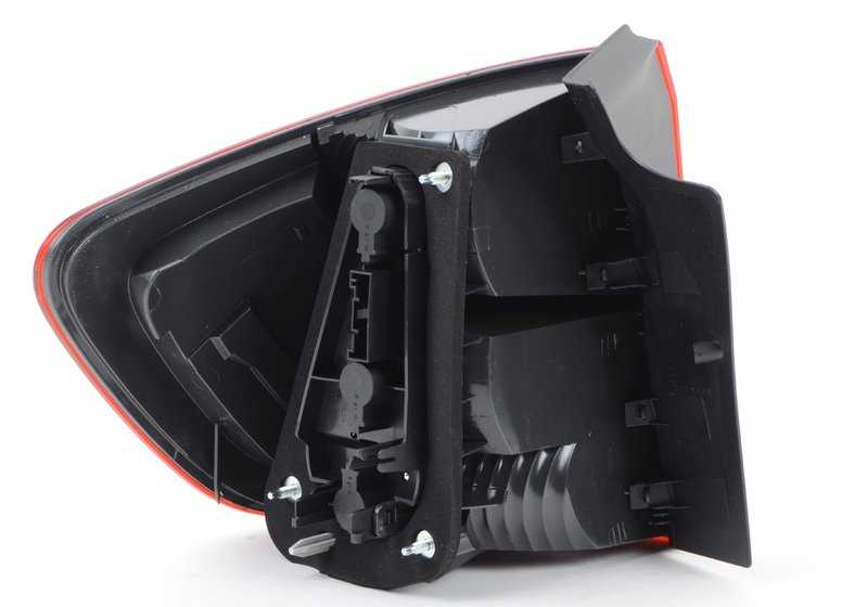 Piloto trasero derecho OEM 63212990112 para BMW E84. Luz trasera lateral original BMW, perfecta para reemplazo en modelos BMW X1 E84. Repuesto original BMW.