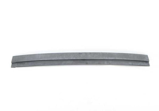 Embellecedor inferior de maletero OEM 51133400393 para BMW X3 E83 (modelos 2.0d, 2.0i, 2.5i, 3.0d). Compatible con versiones manuales y automáticas. Original BMW.