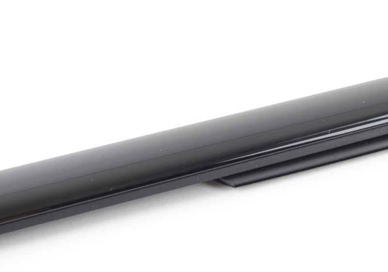 Outdoor -Embezischador Right Door OEM 51337185228 für BMW F01, F01N, F02, F02N, F04. Helle schwarze Farbe. Original BMW.