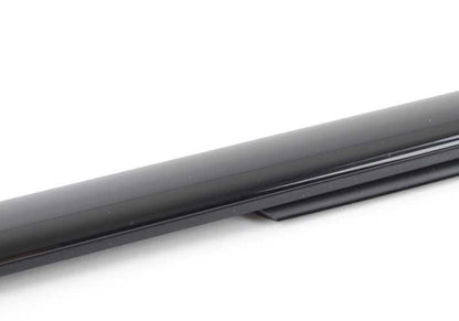 Outdoor -Embezischador Right Door OEM 51337185228 für BMW F01, F01N, F02, F02N, F04. Helle schwarze Farbe. Original BMW.