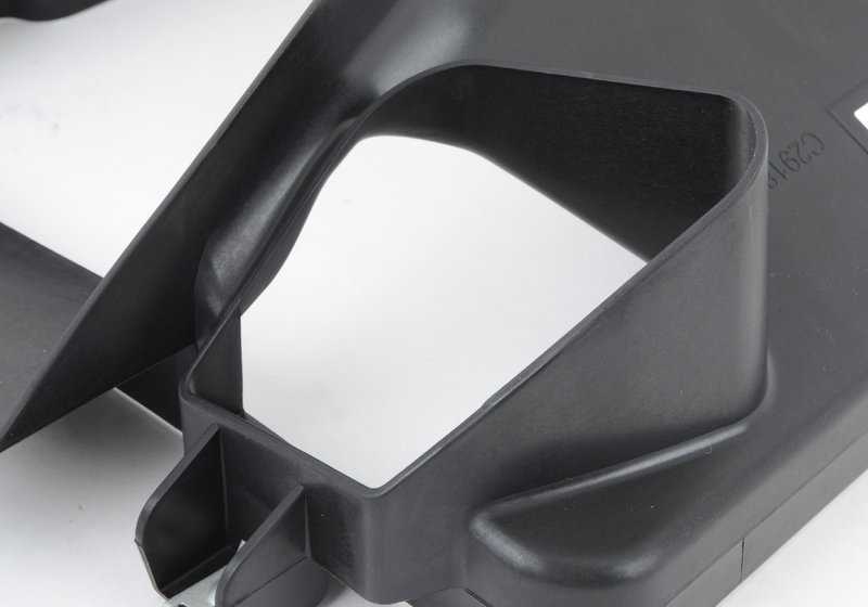 Conducto de aire del radiador desplazado izquierdo para BMW X5 F85, X6 F86 (OEM 51748056319). Original BMW.