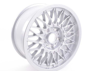 Llantas de aleación estilo radios cruzados Styling 5 OEM 36112225621 para BMW E30. Original BMW.
