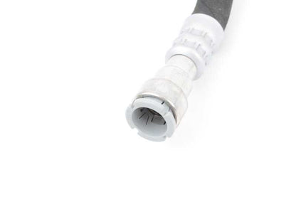 Tubo de aceite (ida al radiador) OEM 17223400213 para BMW X3 E83 2.5i y 3.0i (modelos PA71, PA72, PA81, PA82, PA01, PA02, PA91). Original BMW.