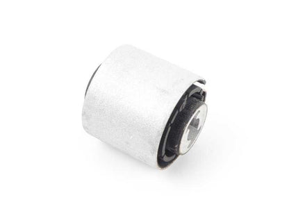 Cojinete de goma para BMW F90, G30, G31, G38, G32, G11, G12, G14, G15, G16 (OEM 33326861133). Original BMW.