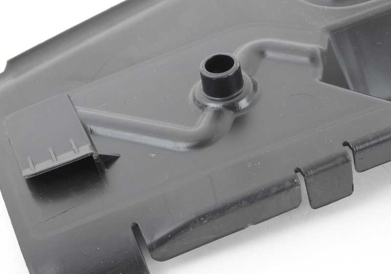 Front right air guide for BMW E60N, E61N (OEM 51747184518). Original BMW