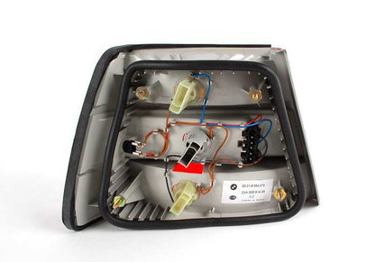 Piloto trasero lateral derecho para BMW E31 (OEM 63218354270). Original BMW