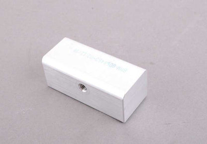 Adaptador bisagra izquierda del portón trasero OEM 51628068463 para BMW F82 M4 GTS. Compatible con modelos producidos entre 03/2016 y 02/2017. Recambio original BMW.