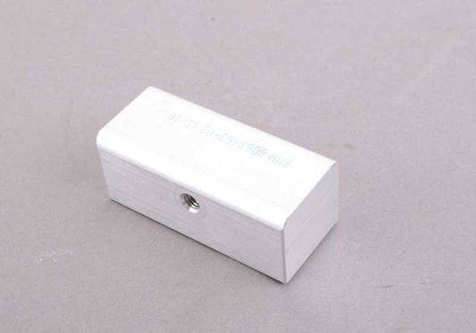 Adaptador bisagra izquierda del portón trasero OEM 51628068463 para BMW F82 M4 GTS. Compatible con modelos producidos entre 03/2016 y 02/2017. Recambio original BMW.