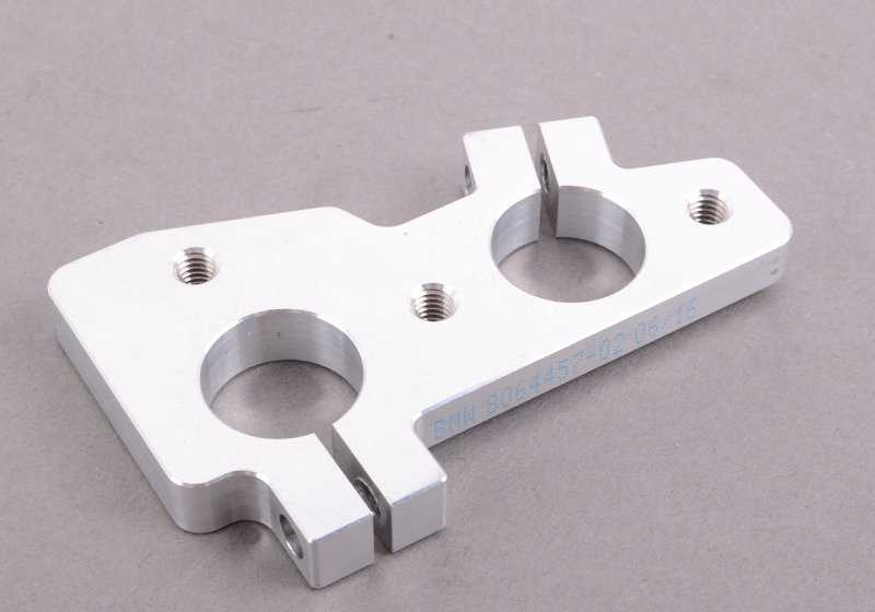 Supporto sinistro per spoiler posteriore OEM 51628064457 per BMW F32, F82 (Serie 4 Coupé, M4 Coupé). BMW originale.