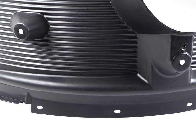 Recubrimiento cubrerueda delantero izquierdo OEM 51713400053 para BMW X3 E83. Original BMW.