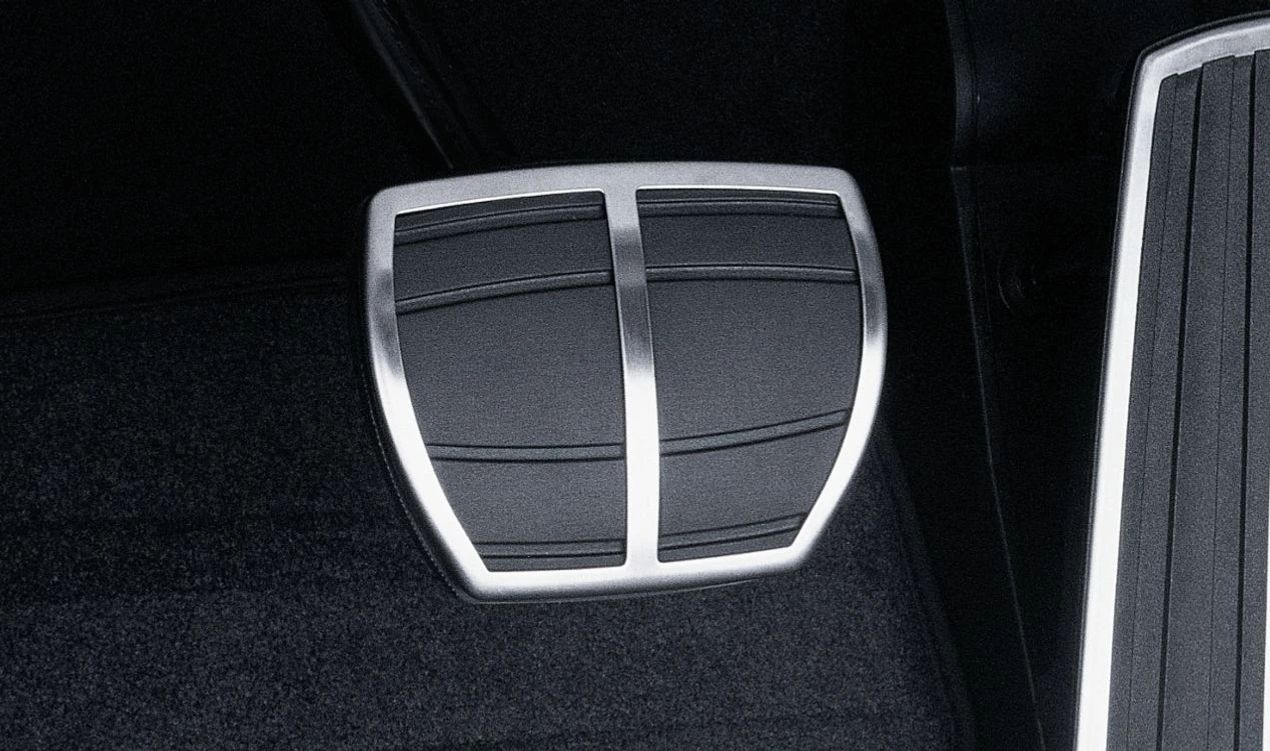 Cubierta pedal freno/acelerador con inserción acero OEM 35216771330 para BMW E81, E87N, E90N, E91N, E92N, E93N, X3 E83N, X5 E70N, X6 E71. Pieza original BMW.