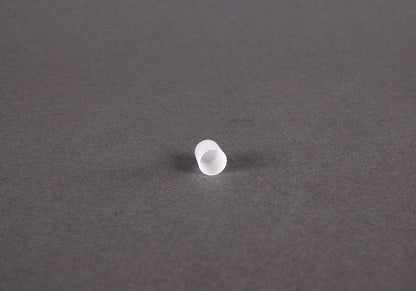 Casquillo de sujeción OEM 51437147717 para BMW E46. Pieza original BMW. Ideal para fijación en paneles laterales traseros.