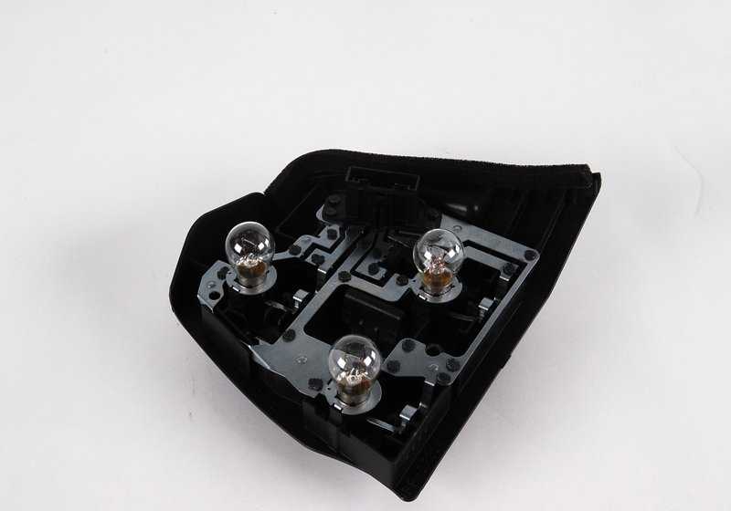 Portalámpara trasera izquierda OEM 63217165955 para BMW Serie 3 E46. Original BMW.