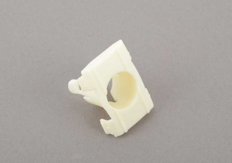 Soporte sensor aparcamiento PDC izquierdo OEM 51117008393 para BMW E39 (520d, 520i) todos los modelos compatibles. Pieza original BMW.
