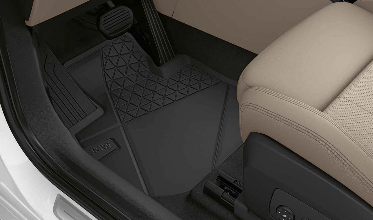 Tapetes impermeáveis ​​originais OEM 51475A2DA74 para BMW U06 (Série 2 Active Tourer). Combinação perfeita e durável.