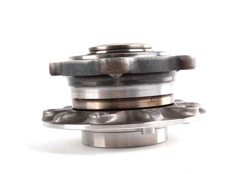 Cubo de rueda con rodamiento delantero OEM 31222229360 para BMW E39. Original BMW.