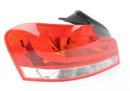 Linkes hinteres Licht für BMW E82, E88 (OEM 63217273429). Original BMW