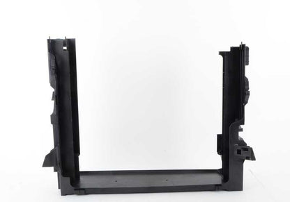 Soporte del módulo de refrigeración OEM 17117631474 para BMW X5 {E70, F15} y BMW X6 {E71}. Original BMW.