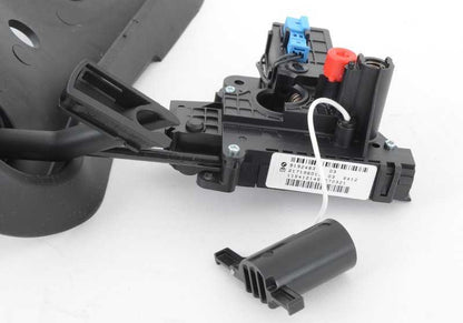 Mecanismo bloqueo de parking OEM 61319192483 para BMW E82, E88, E92, E93. Compatible con versiones 135i y 335i. Original BMW.