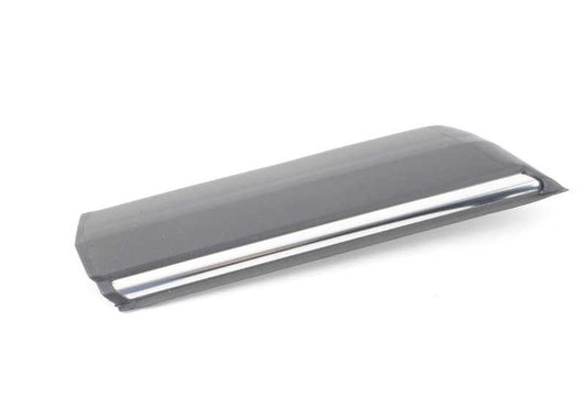 Mormatura lato sinistro OEM 51131871097 per BMW E28. BMW originale.