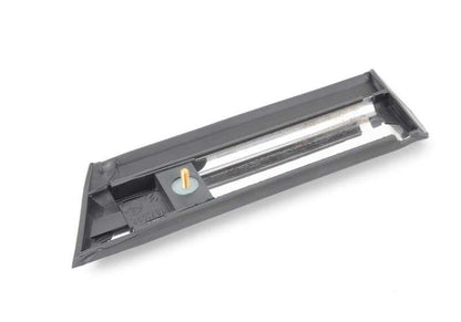 Mormatura lato sinistro OEM 51131871097 per BMW E28. BMW originale.