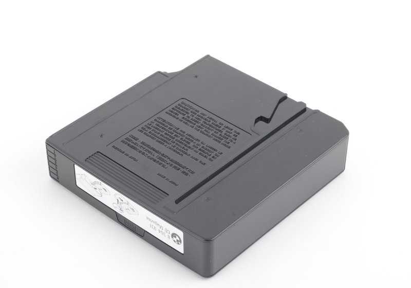 Revista de CD para BMW Série 1 E81, E82, E87, E87N, E88, Série 3 E46, E90, E90N, E91, E91N, E92, E92N, E93, E93N, Série 5 E39, Série 7 E65, E66, X1 E84, X3 E83, E83N, X5 E53, Z4 E85, E86, Z8 E52, MINI R50, R52, R53 (OEM 65128364931). BMW original