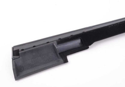 Rechte äußere Abdeckung OEM 51377905424 für BMW E64 {630i EB11, EB12, EB21, EB22, EB31, EB32, EB41, EB42, EK31, EK32}. Original BMW Stück.