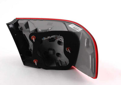 Piloto trasero derecho OEM 63217251958 para BMW E92, E92N. Compatible con modelos Serie 3 coupé. Recambio original BMW.