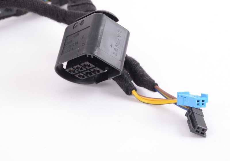 Cableado puerta trasera OEM 61123413143 para BMW E83 (X3). Original BMW.