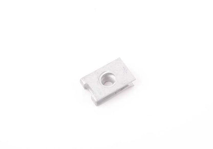 Clip tuerca chapa OEM 07146954937 para BMW E60, E61. Original BMW.